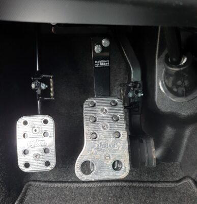 verschillende opties gasbediening autoaanpassing gaspedaal links