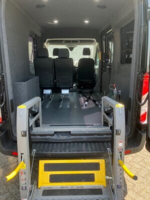 Auto op maat meerijden Rolstoelbus met lift